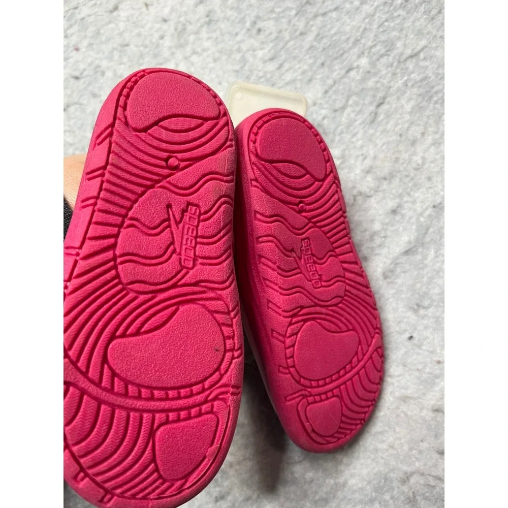 Speedo Kids Shore Explorer Pink Water Shoes Slip On Swim Shoes‎ Size M 7-8 NEW